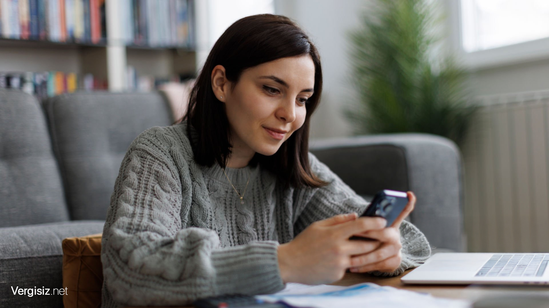 Öğrenciye Vergisiz Telefon Şartları Değişiyor mu? 9.500 TL Sınırını Kaldıran Kanun Teklifi ve 2025 Detayları haber görseli